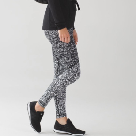 Lululemon Hi-Rise Wunder Under Pant - Picture 3 of 8